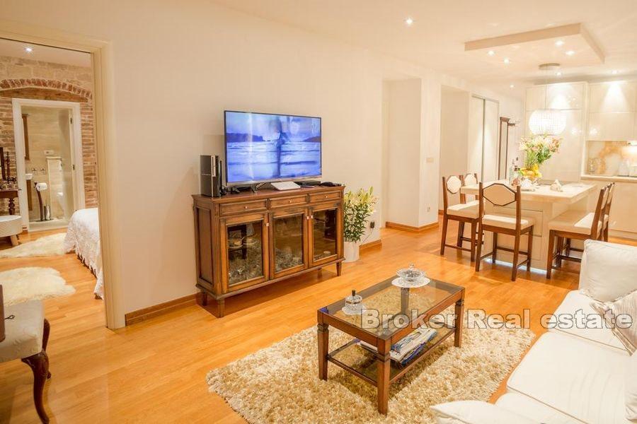 Split sentrum - Leilighet ved vannkanten med havutsikt