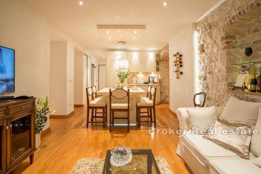 Split sentrum - Leilighet ved vannkanten med havutsikt