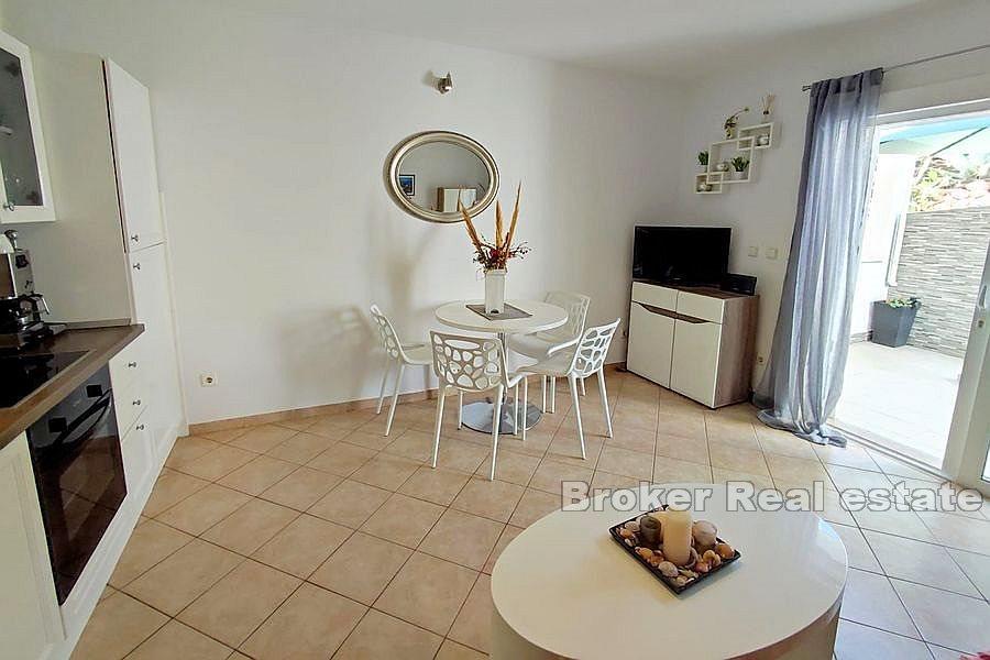 Ostrov Brač - Jednoizbový apartmán s terasou