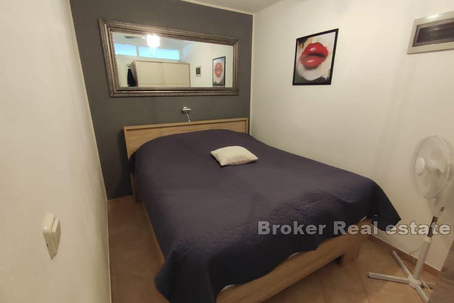 Ostrov Brač - Jednoizbový apartmán s terasou