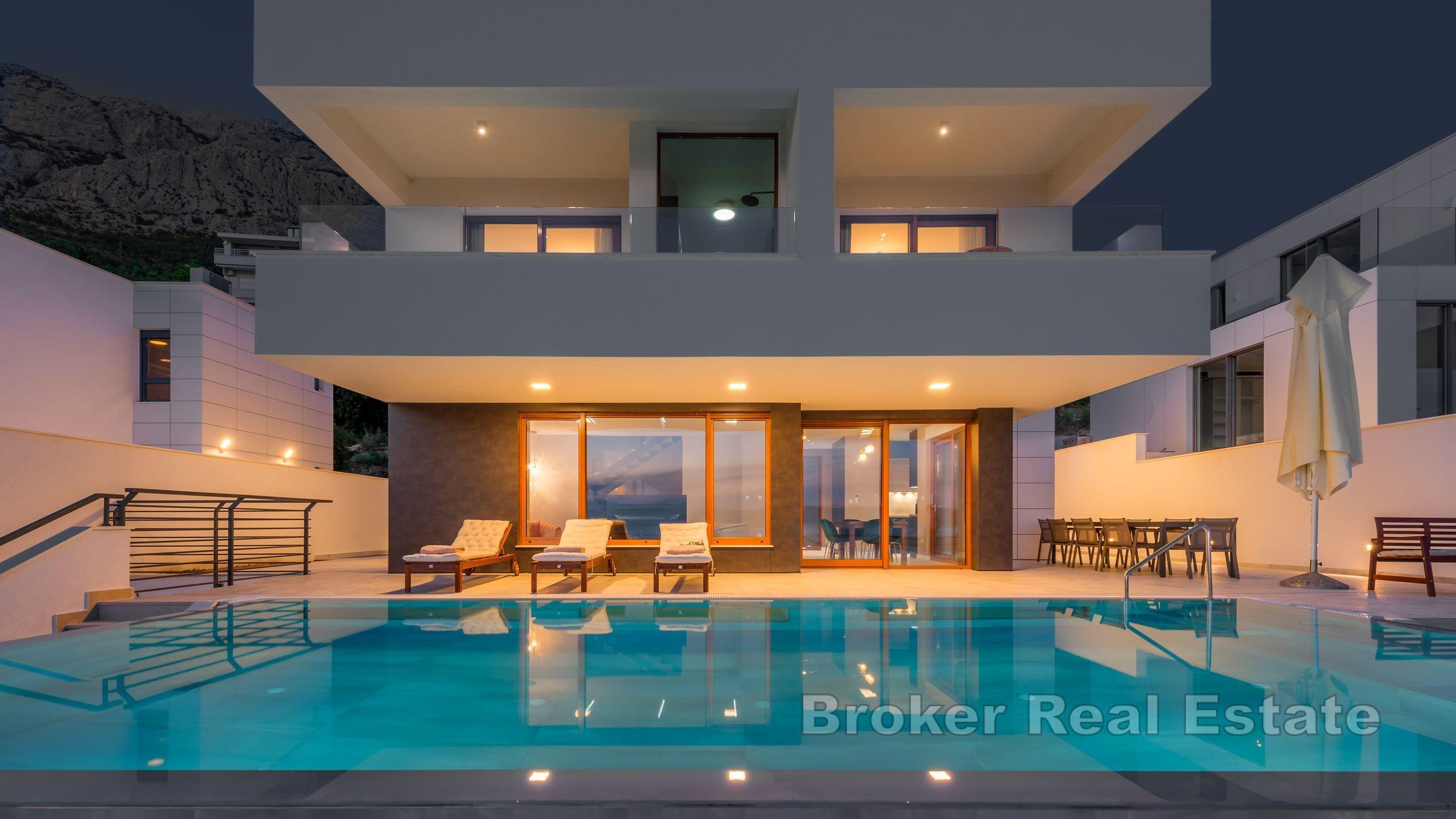 Makarska - Rikt utstyrt villa nær sjøen