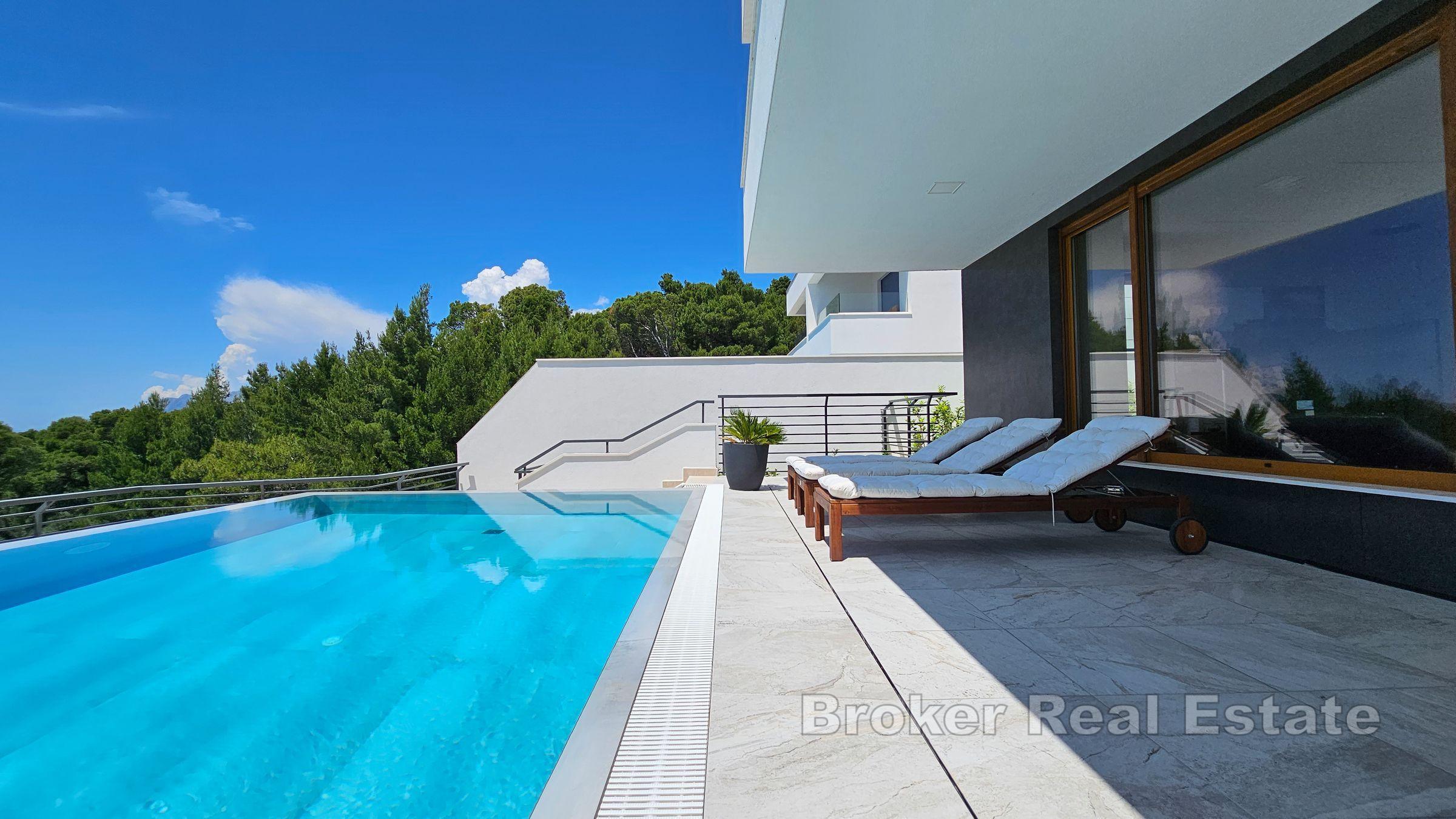 Makarska - Vila s bazénom a otvoreným výhľadom na more