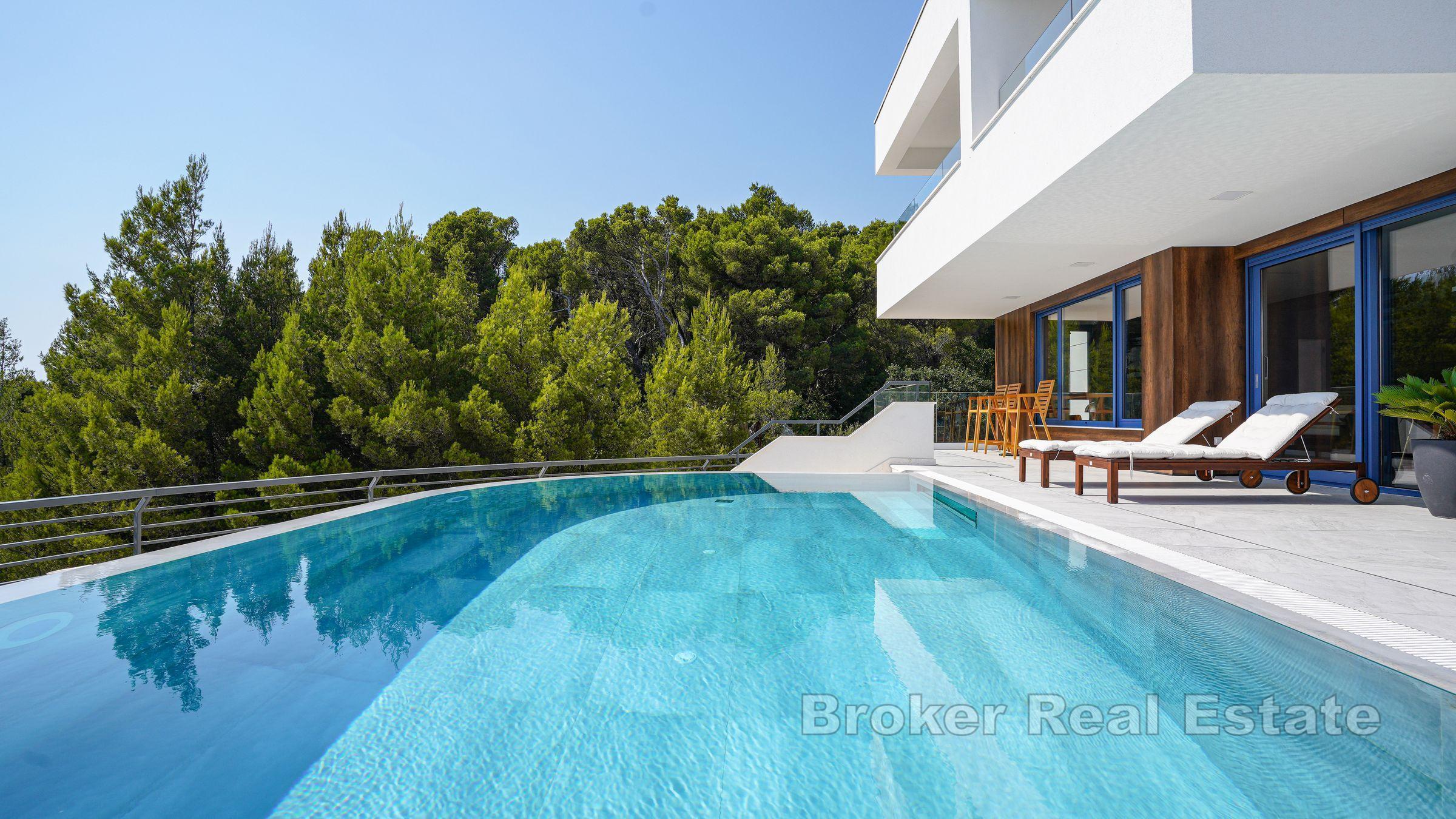 Makarska - Nowo wybudowana willa z basenem