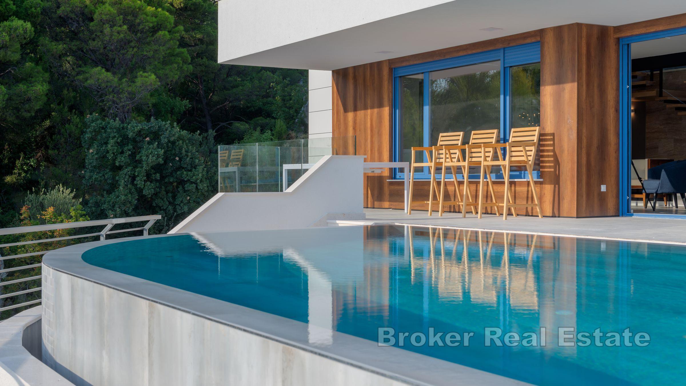 Makarska - Nowo wybudowana willa z basenem