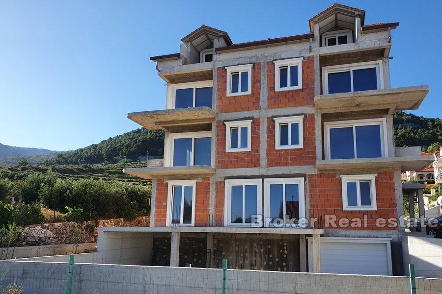 Ostrov Brač - Nemovitost se sedmi apartmány