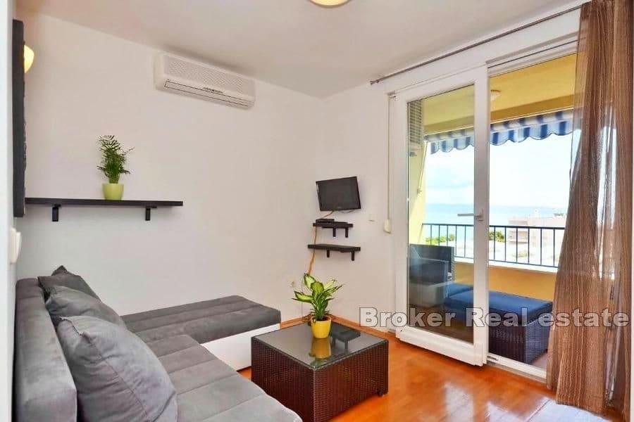 Split - Žnjan, two-story apartment with a sea view