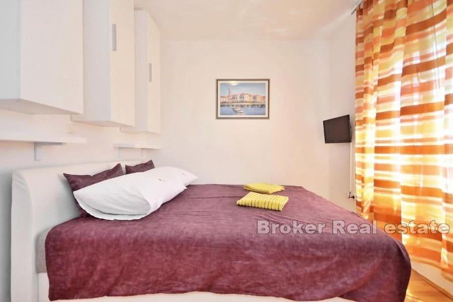 Split - Žnjan, two-story apartment with a sea view