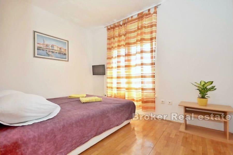 Split - Žnjan, two-story apartment with a sea view