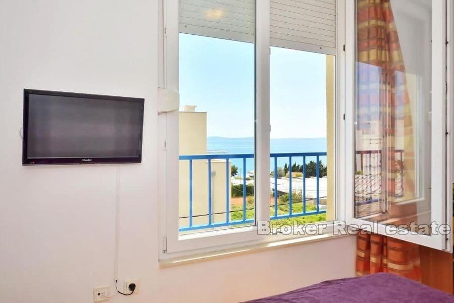 Split - Žnjan, two-story apartment with a sea view