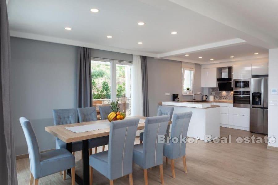 Makarska - Attractive villa in a quiet location