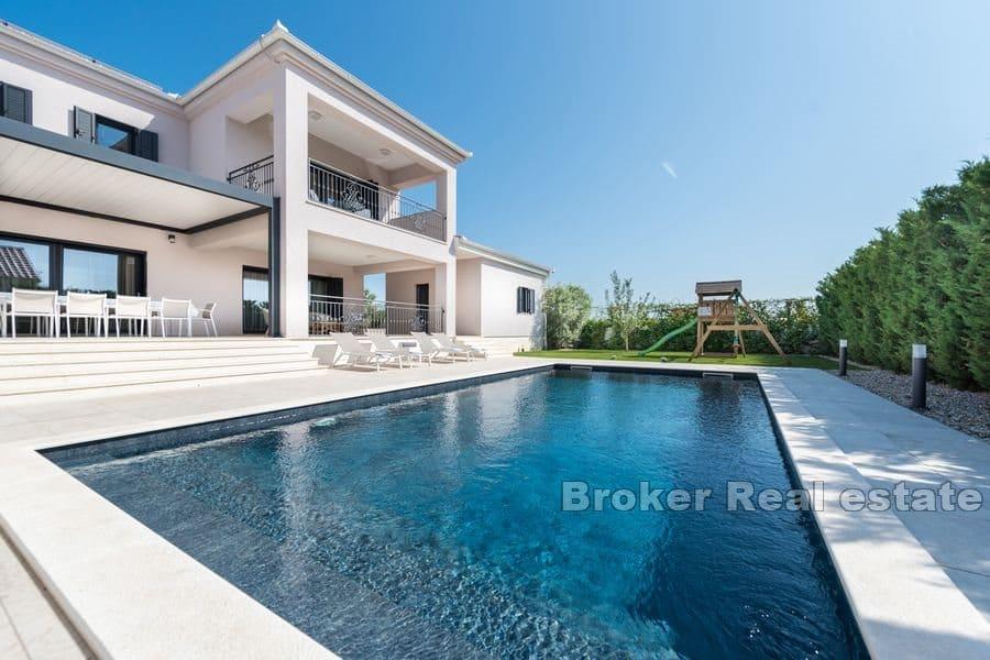 Zadar - Villa moderne de première classe avec piscine