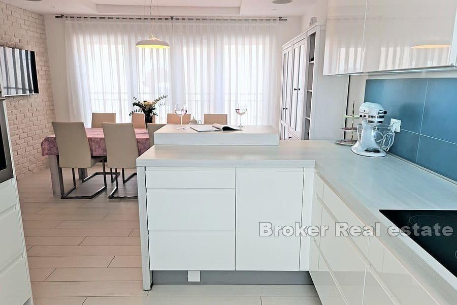 Zadar - Komfortní dům s atraktivní zahradou