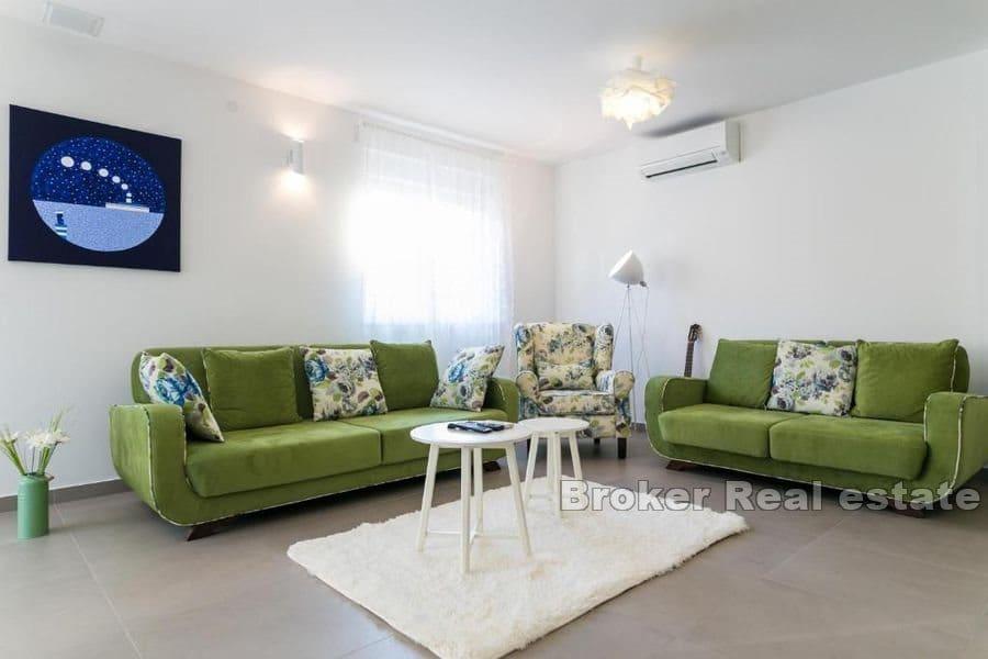 Biograd na Moru - Bella casa con piscina non lontano dal mare