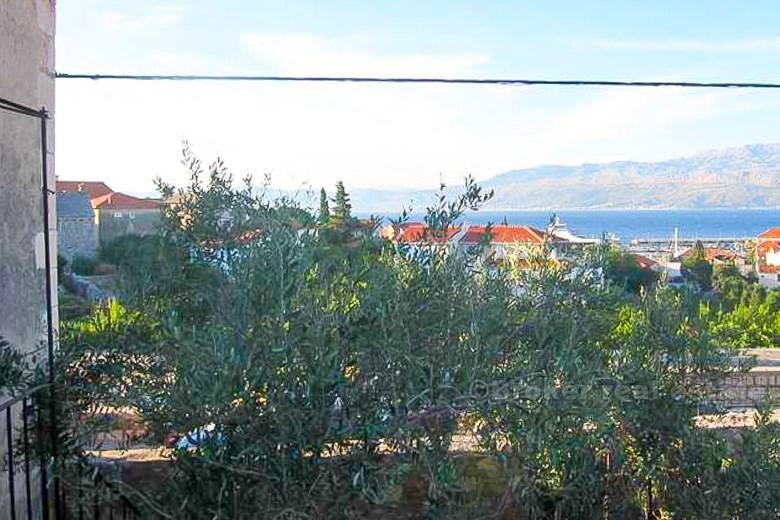 øya Brac, Supetar sentrum, hus med 5 leiligheter