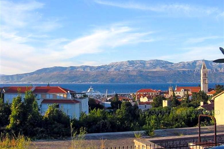 øya Brac, Supetar sentrum, hus med 5 leiligheter