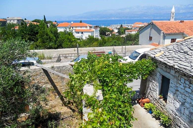 øya Brac, Supetar sentrum, hus med 5 leiligheter