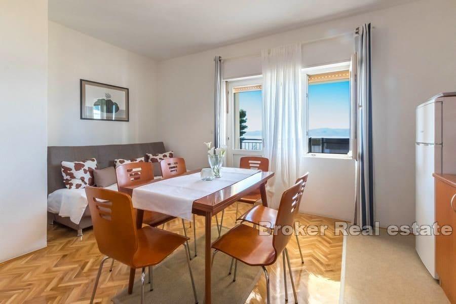 Omiš - Dům se čtyřmi apartmány v blízkosti moře