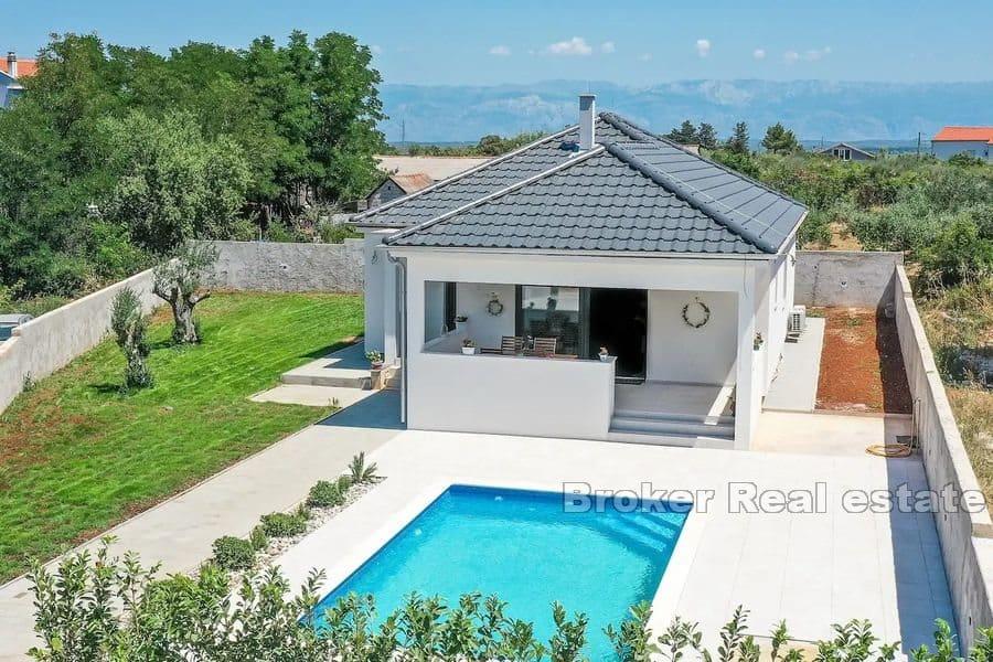 Задар - Дом с бассейном