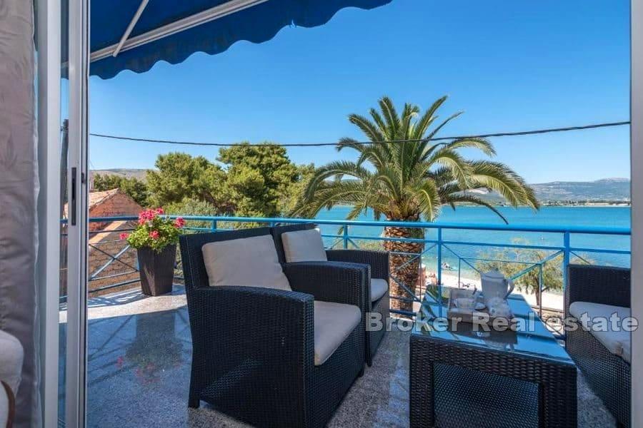 Island Ciovo - Detached house by the sea and the beach