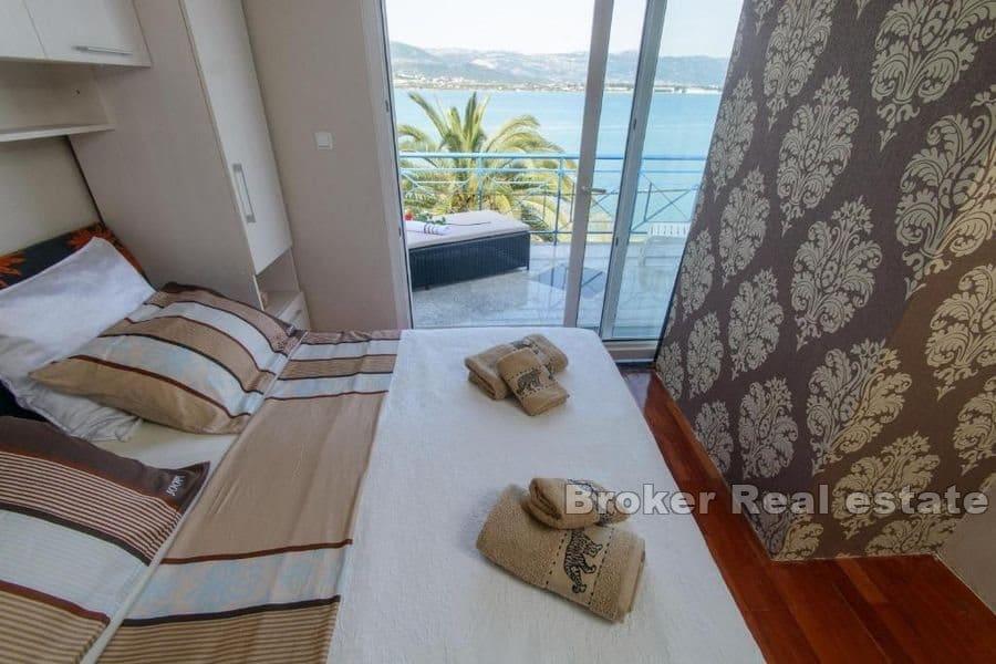 Island Ciovo - Detached house by the sea and the beach