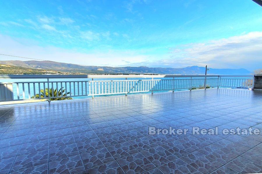 Komerční obytný dům s výhledem na moře