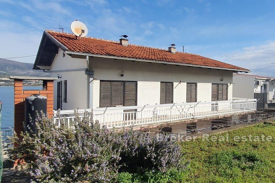 Kommersiellt bostadshus med havsutsikt
