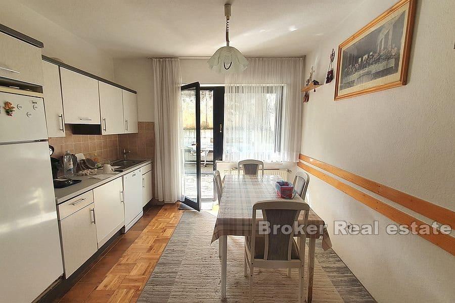 Gewerbewohnhaus mit Meerblick