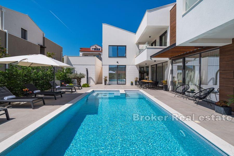 Près de Zadar - Immobilier idyllique avec piscine et vue mer