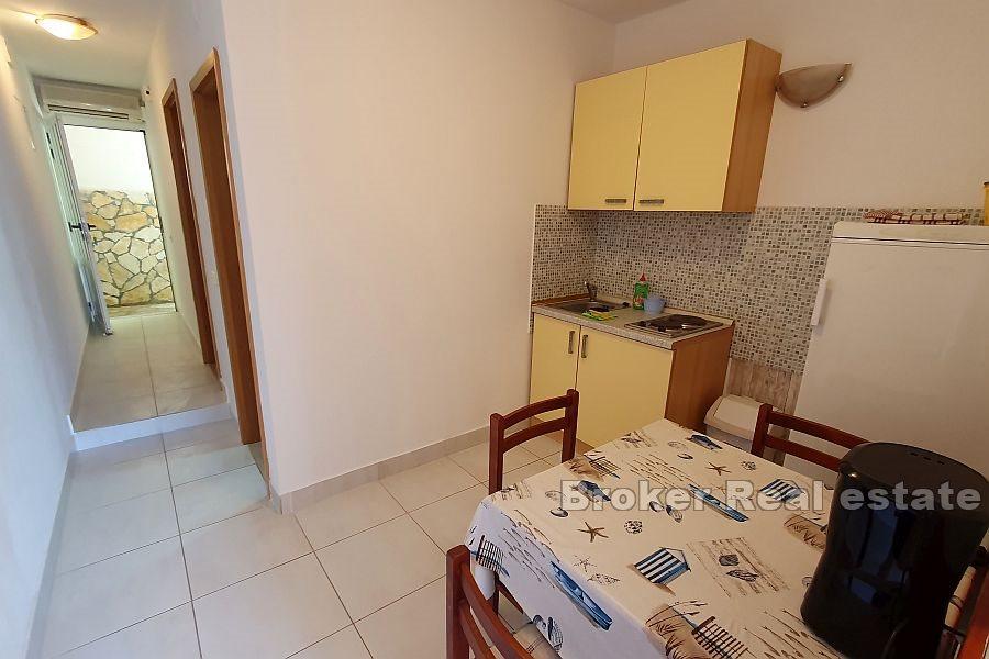 Omis - Proprietà in una posizione attraente con vista sul mare