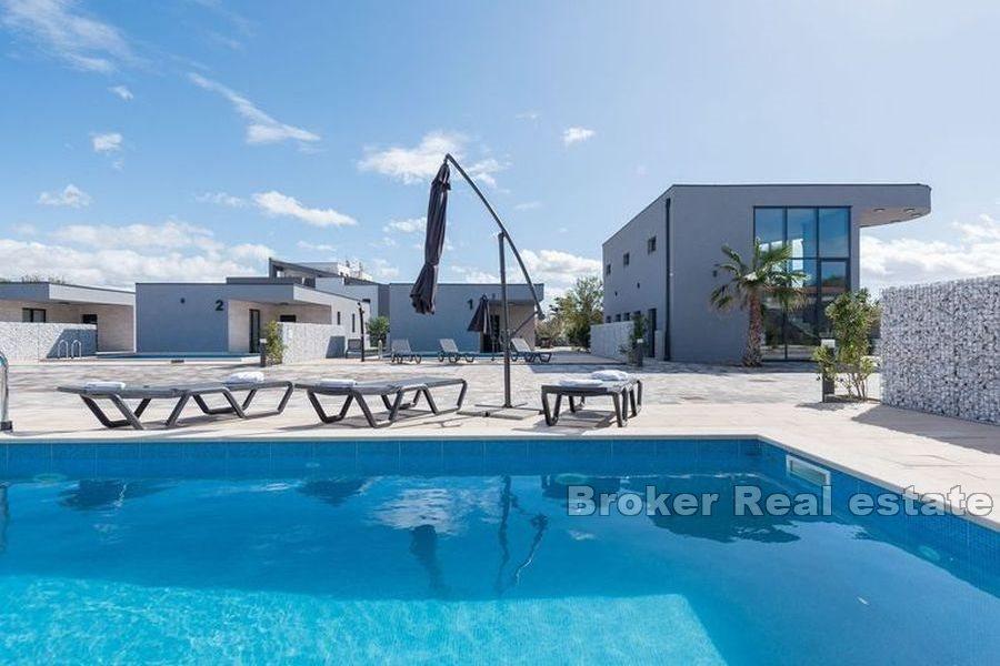 Ön Vir - Nio villor med pool inte långt från havet