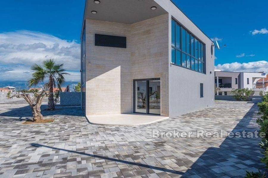 Ostrov Vir - Devět vil s bazénem nedaleko od moře