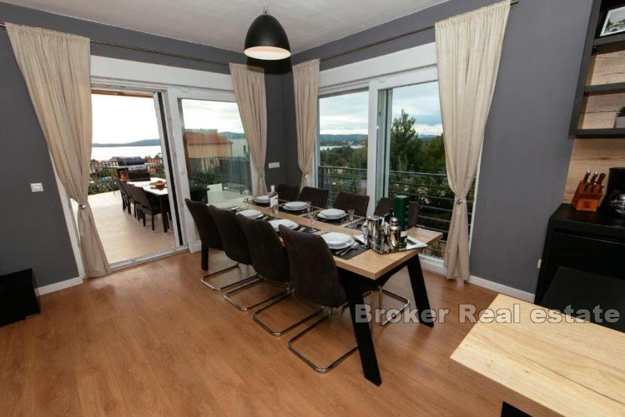 Šibenik - Immeuble individuel avec deux appartements