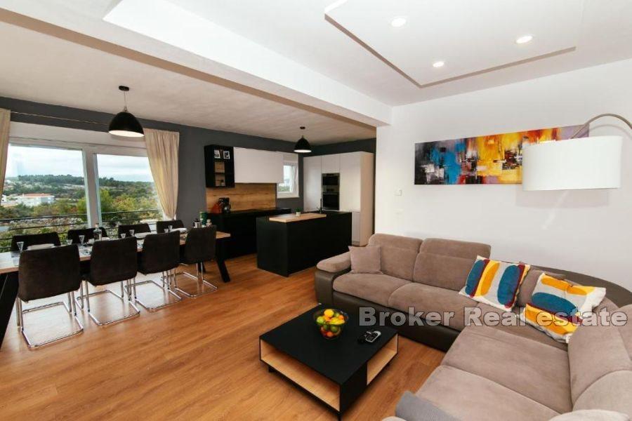 Šibenik - Immeuble individuel avec deux appartements