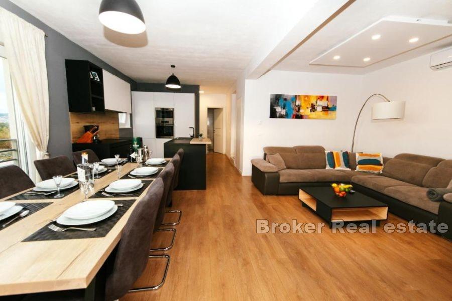 Šibenik - Immeuble individuel avec deux appartements