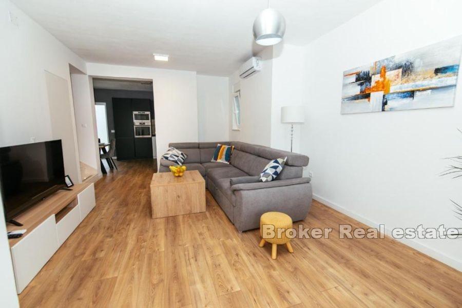 Šibenik - Immeuble individuel avec deux appartements