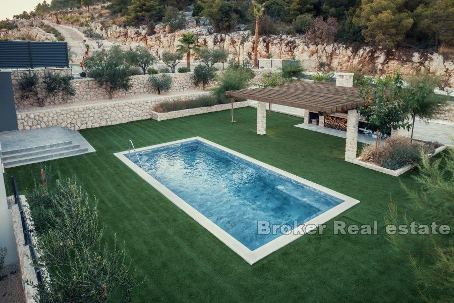 Šibenik - Appartement avec piscine et vue mer