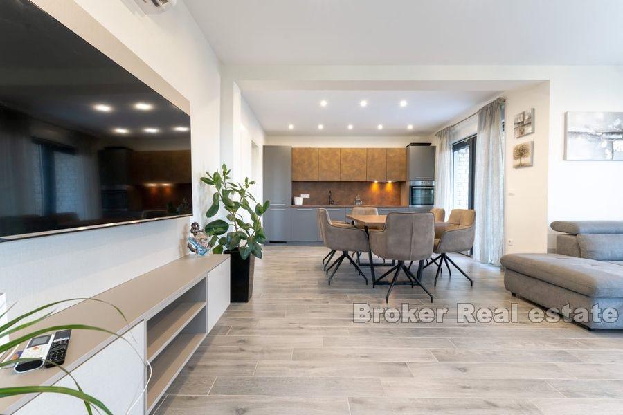 Near Rogoznica - Apartment with pool and sea view