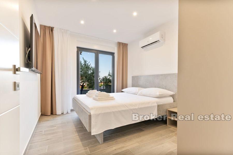 Near Rogoznica - Apartment with pool and sea view
