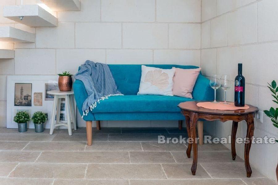 Spalato, Centro - Casa in pietra vicino al palazzo di Diocleziano e al mare