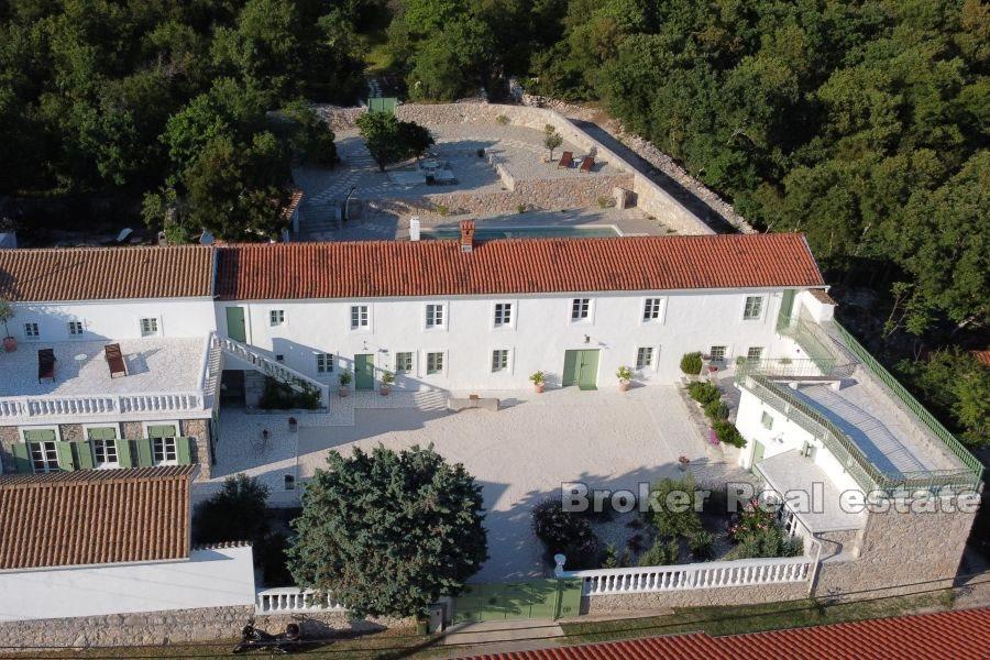 Crikvenica - Odnowiona zabytkowa posiadłość z widokiem na morze