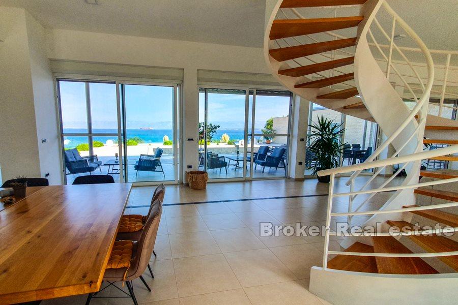 Kroatien, Ugljan - Moderne Villa in erster Reihe zum Meer