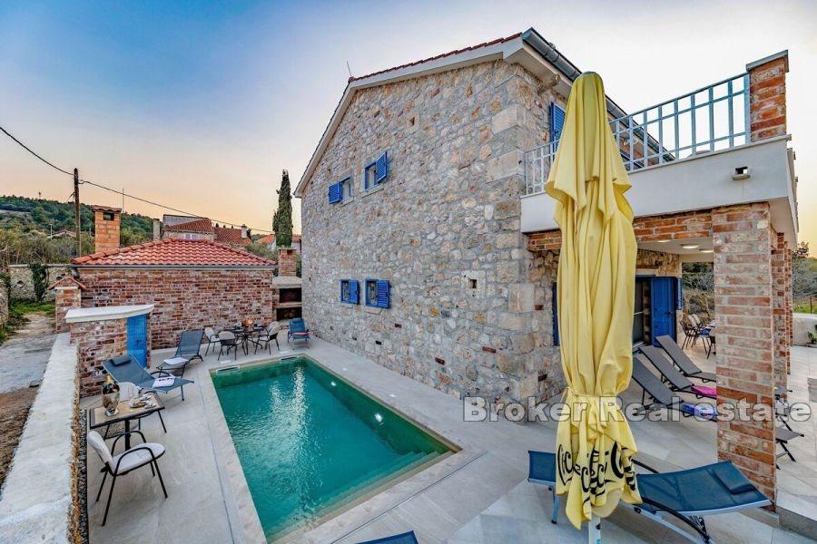 Island Pašman - Steinhus beliggende i en attraktiv beliggenhet ved sjøen