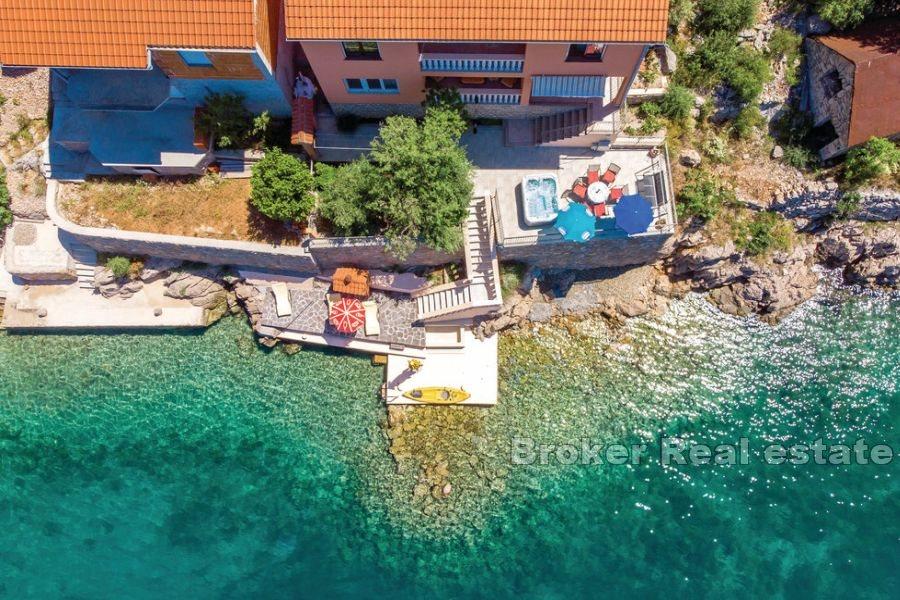 Zadar - Dom w pierwszym rzędzie do morza z miejscem do cumowania łodzi