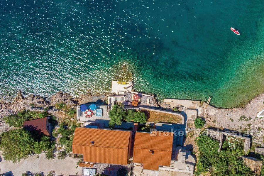 Zadar - Dom w pierwszym rzędzie do morza z miejscem do cumowania łodzi