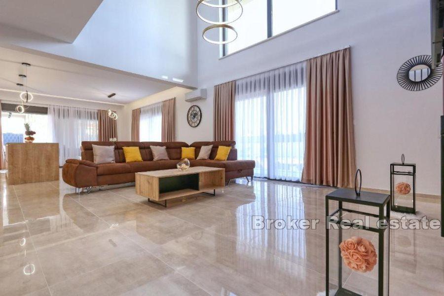 Croatie, Zadar - Elégante villa avec piscine dans un environnement paisible