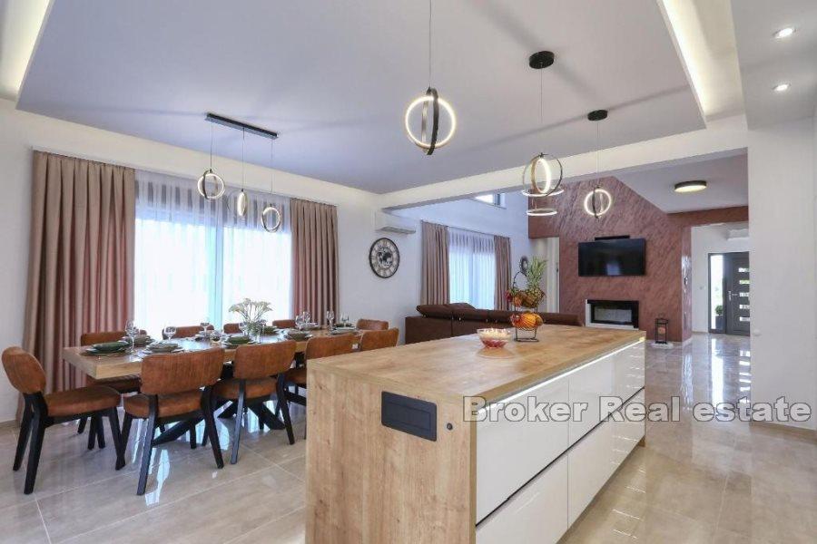 Croatie, Zadar - Elégante villa avec piscine dans un environnement paisible