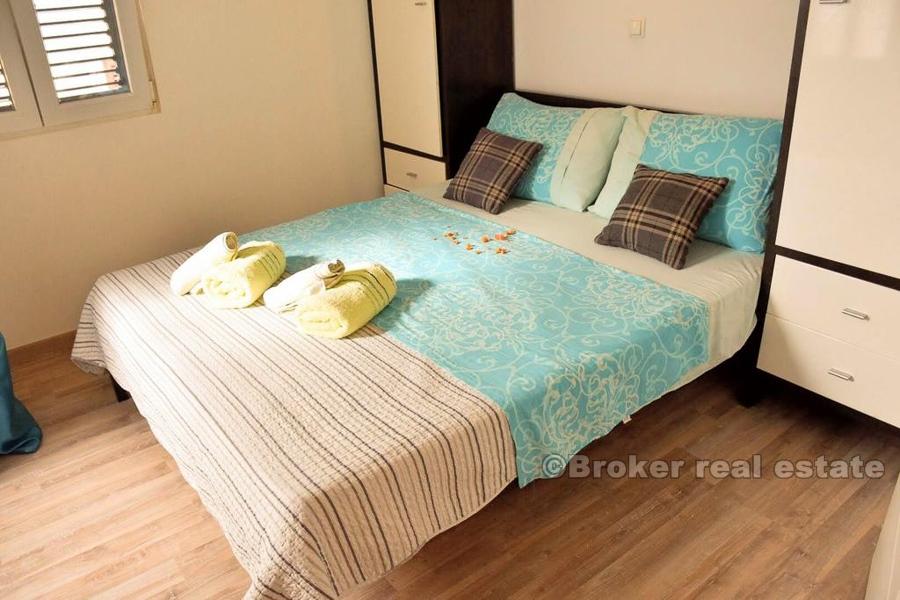 Split center - Odnowiony dom na trzech piętrach