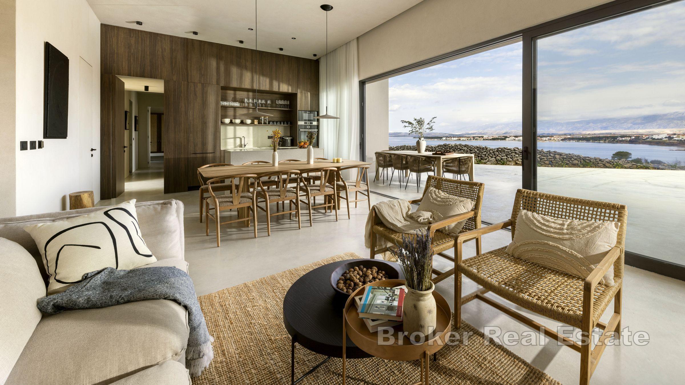 Nowoczesna willa z basenem i niepowtarzalnym widokiem na morze