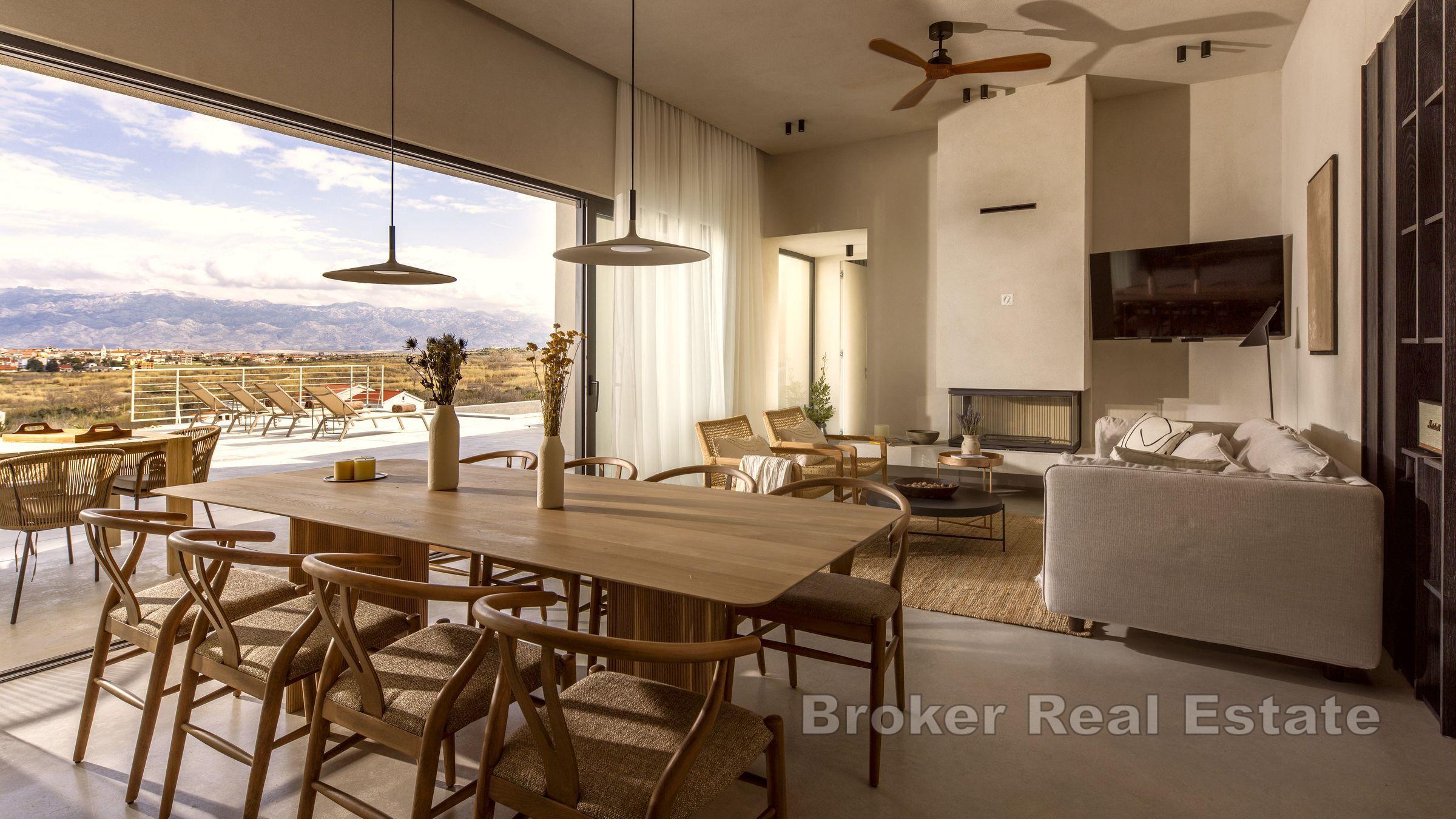 Nowoczesna willa z basenem i niepowtarzalnym widokiem na morze