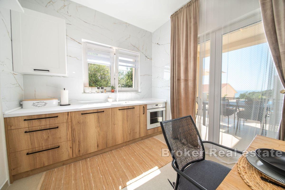 Novoizgrađena kuća s bazenom